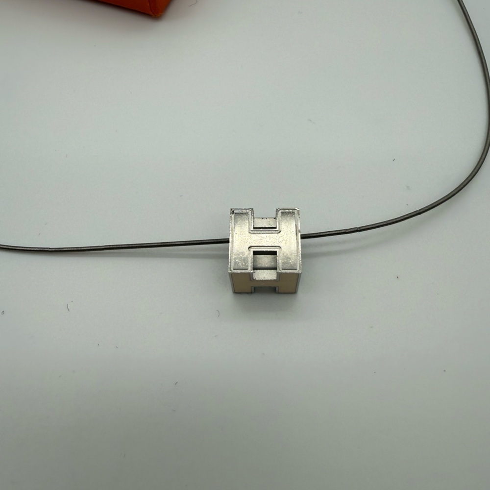 Hermès Cage d'H Pendant Necklace in Silver and White - Picture 4 of 14